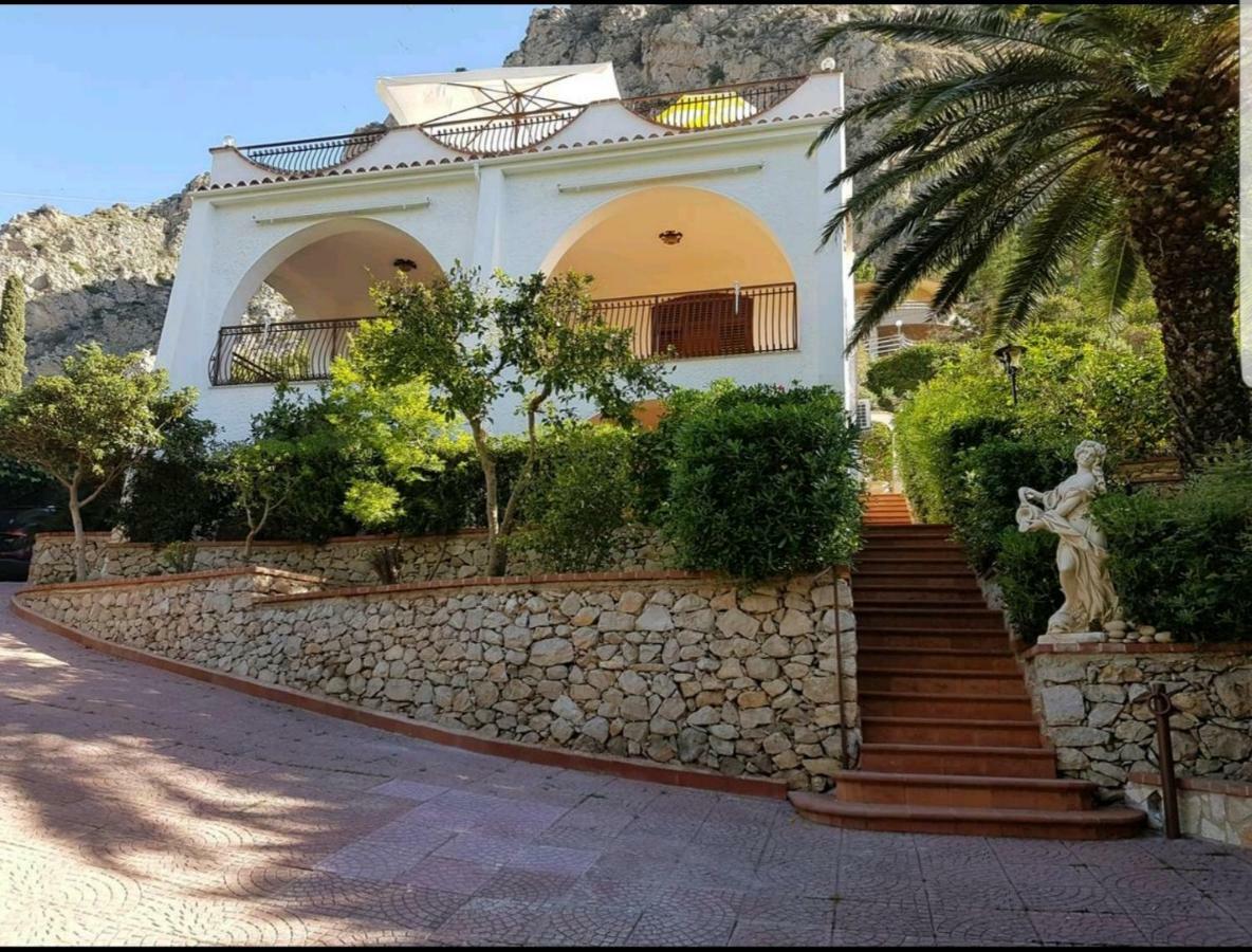 Villa Del Golfo Urio With Swimming Pool Shared By The Two Apartments Santa Flavia Kültér fotó